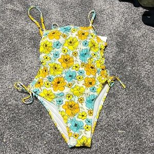 XHILIRATION floral one piece swimsuit size M
